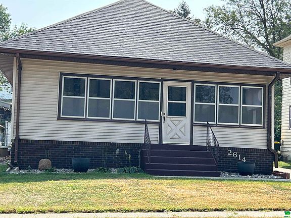 2nd image of 2614 Washington Ave