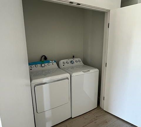 5th image of 336 Clemente Ave #B