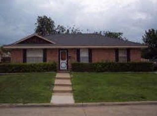 1526 Juneau Dr, Grand Prairie, TX 75050