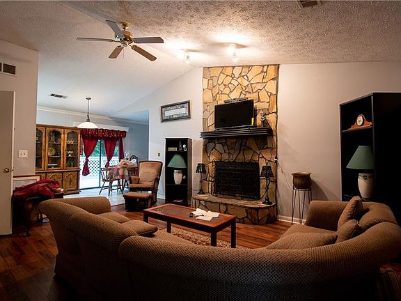 2nd image of 1229 Westwood Ct