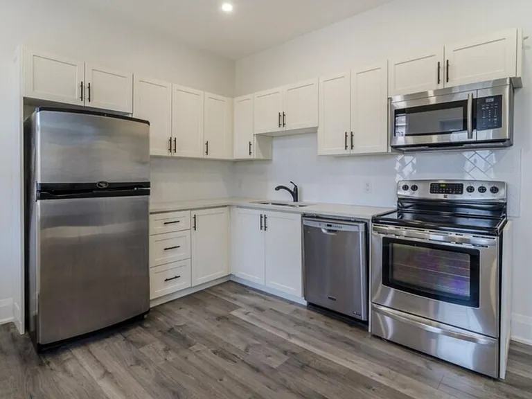 87 Victoria Ave N #4 — Photo 13