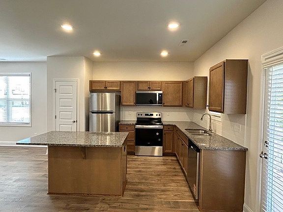 2nd image of 30 Favre St