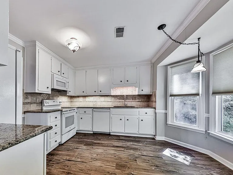 1365 Old Virginia Ct SE — Photo 13