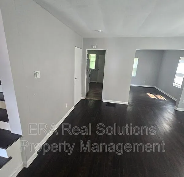 2920 Ruhl Ave — Photo 6