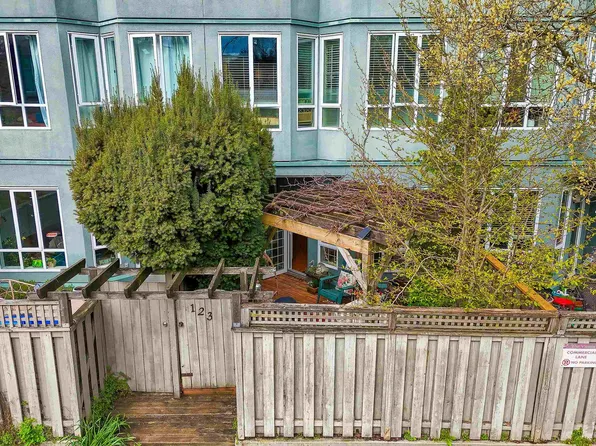 3440 Broadway W #123, Vancouver, BC V6R 4R2