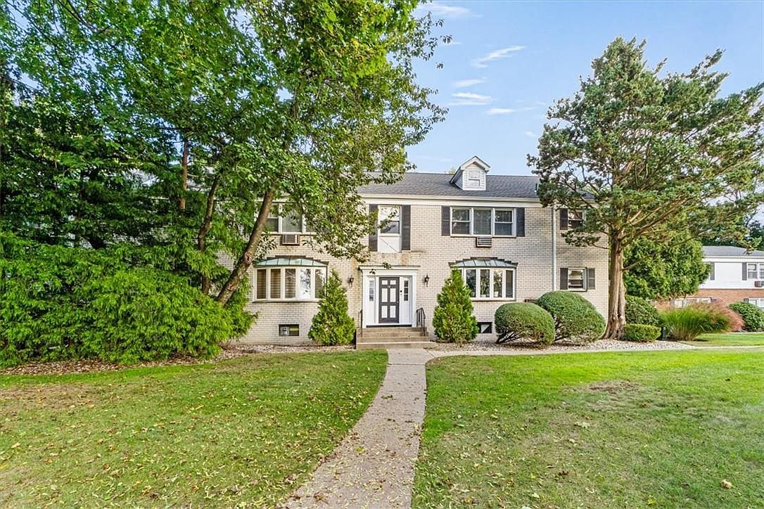 LOHEN⭐︎2025 AW FOODY CODE REVER CORT 19 Revere Court #2412, Suffern, NY 10901 | Zillow