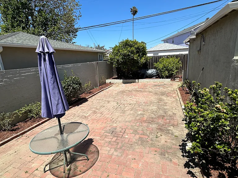 8060 Altavan Ave — Photo 20