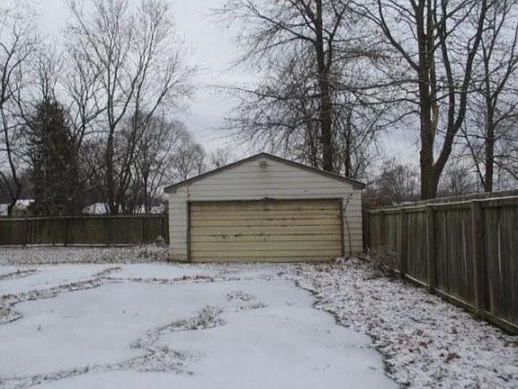4th image of 2710 Orchard Ave SE