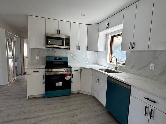 3rd image of 64 Lynwood Dr