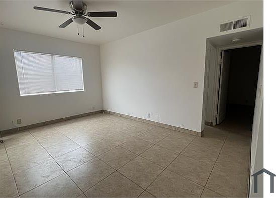 3rd image of 419 W 6th Dr APT 4