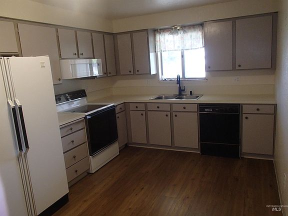 5th image of 1111 S Locust St