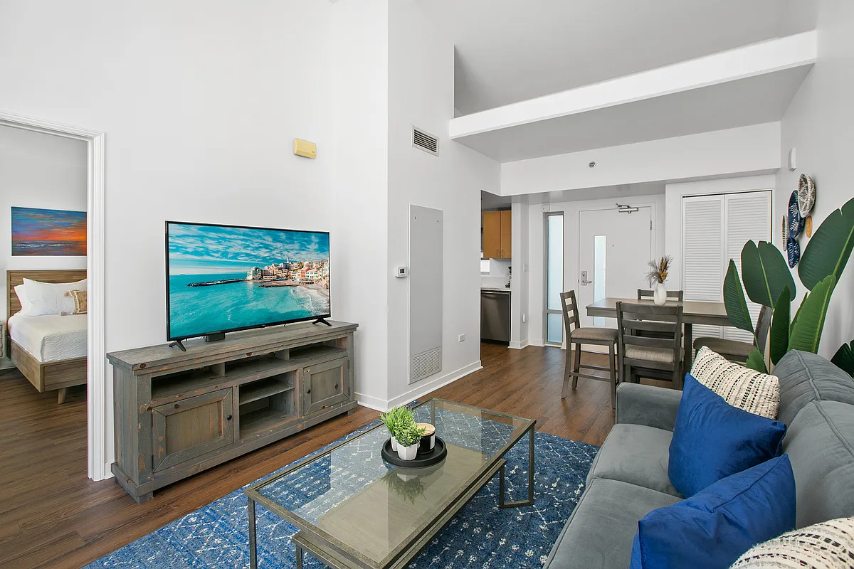 1 bed, 585 sqft, $4,200 — Photo 1