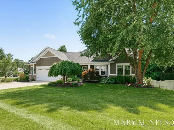 5705 Kenstyn Dr SW, Wyoming, MI 49418