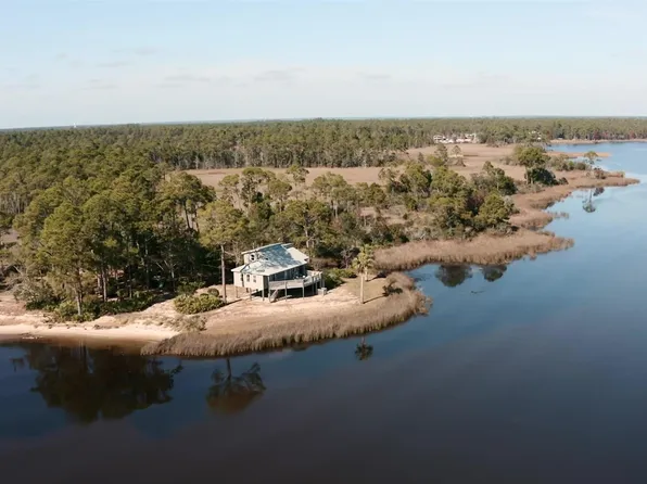 7415 Austin Dr, Milton, FL 32583