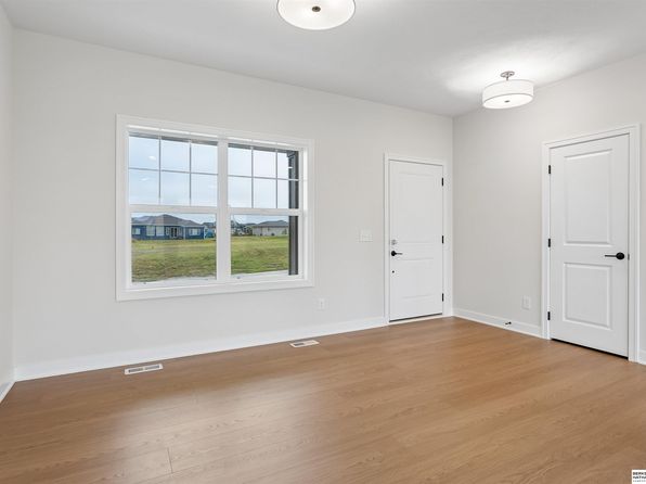 20808 Kansas Ave, Elkhorn, NE 68022 view 4