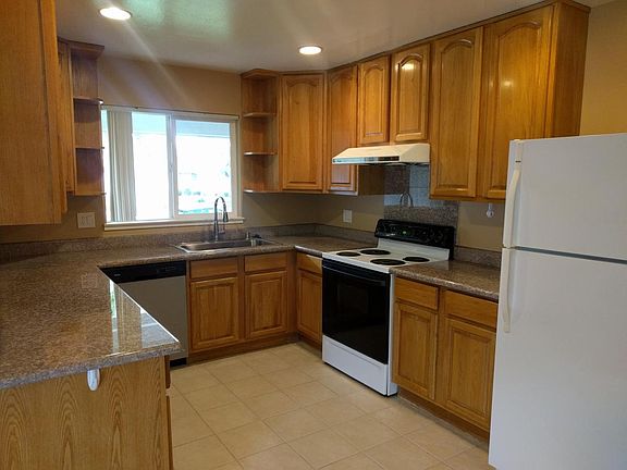 3rd image of 1672 Ardenwood Dr