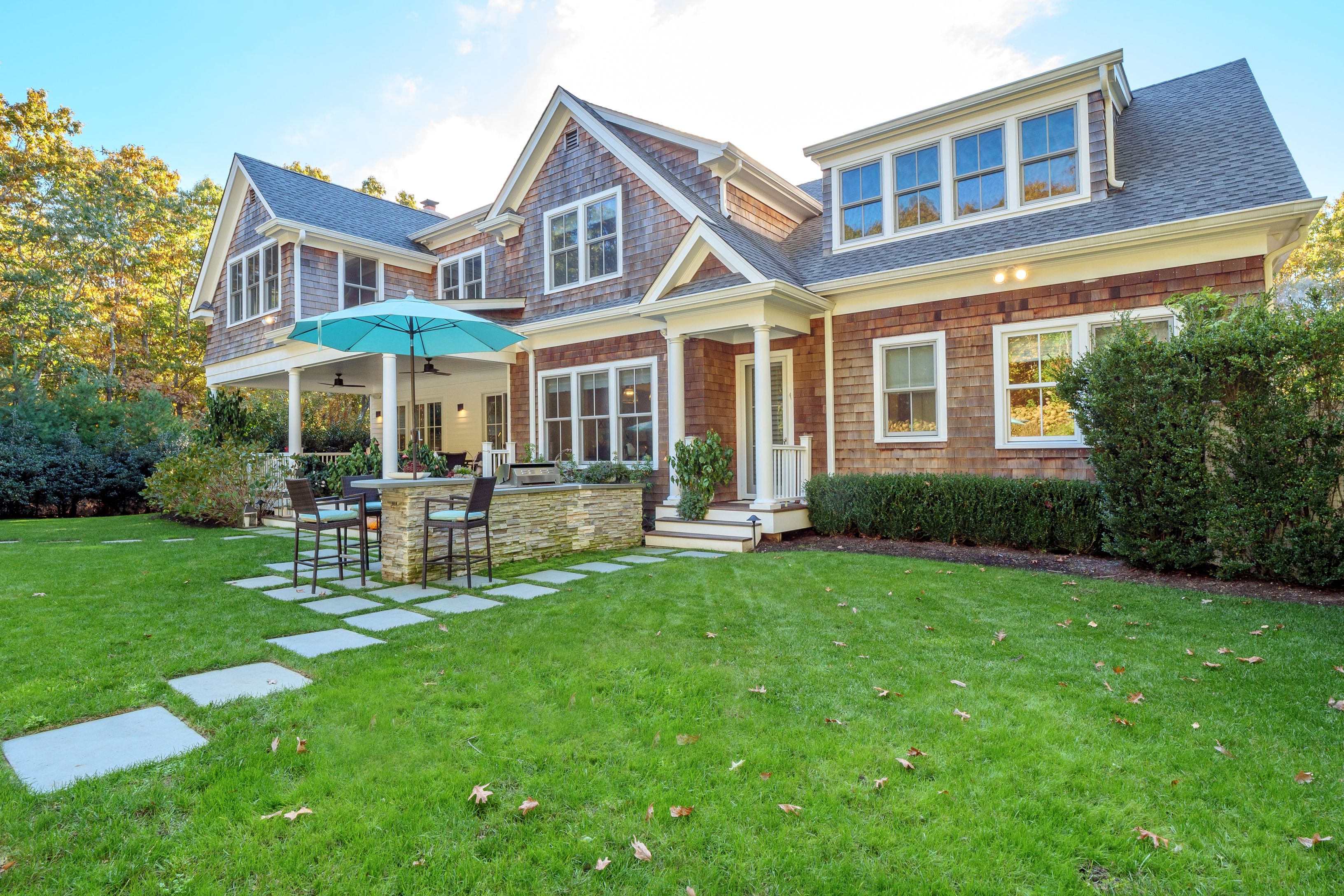 24 Cove Neck Ln, Southampton, NY 11968 Out East