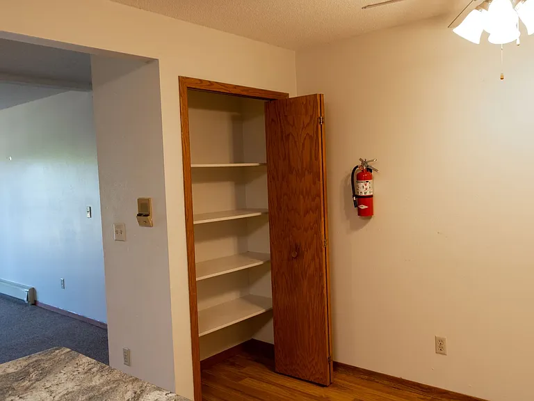 1122 N Dubuque St — Photo 8