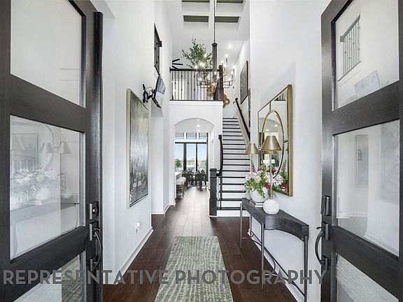 3rd image of 946 Hilltop View Ln