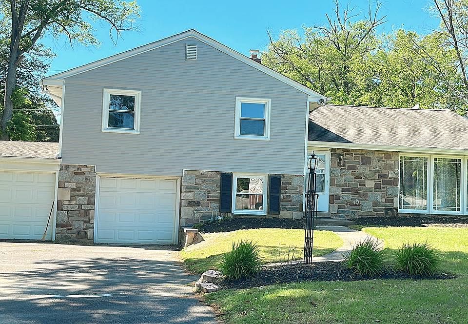 1st image of 1242 June Rd