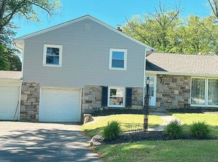 1242 June Rd, Huntingdon Valley, PA 19006