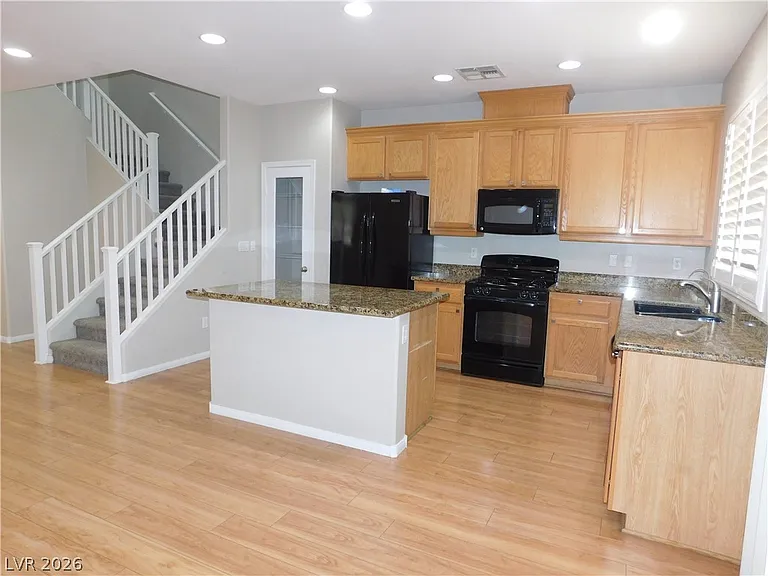 913 Ambrosia Dr — Photo 5
