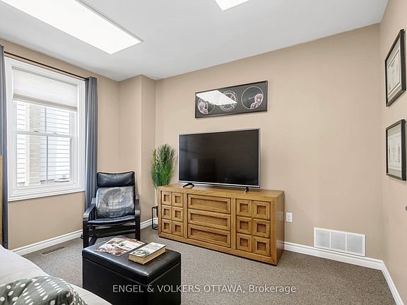 5th image of 3698 Carp Rd