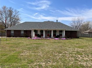 975 N 54th Ave, Fayetteville, AR 72704