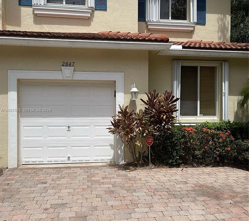 1st image of 2847 S Evergreen Cir
