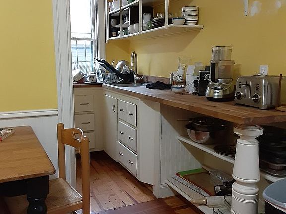 5th image of 47 Wood St #1