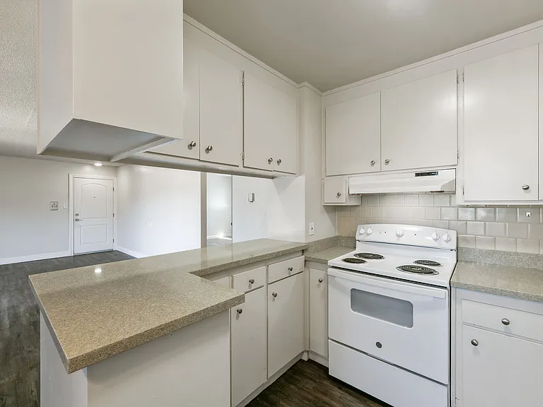 Marina Haven Apartments — Photo 17