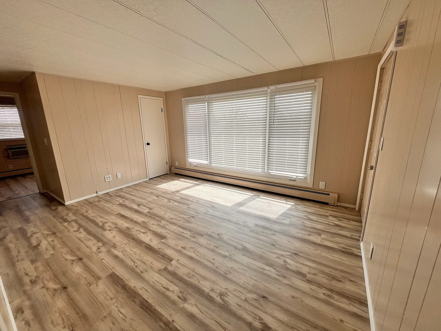2 bed, $1,100 — Photo 2