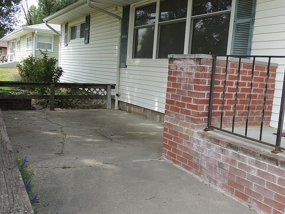 2nd image of 1609 Carolyn Dr
