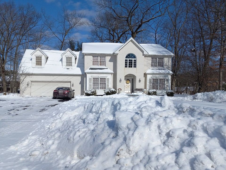 1st image of 594 Quarry Ln NE