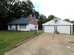 701 Carola St, Creve Coeur, IL 61610