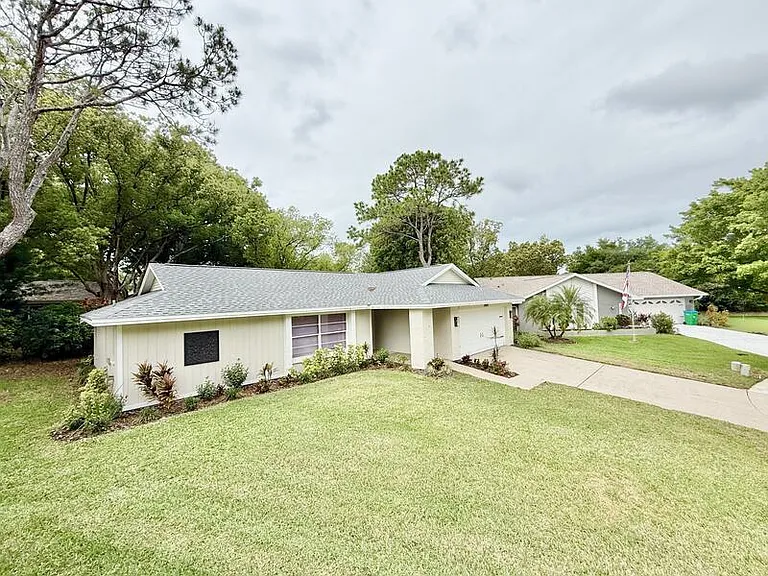 2869 Thistle Ct N — Photo 5