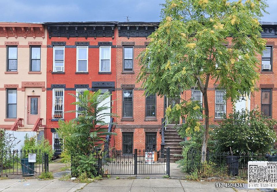 1st image of 215A Lexington Ave