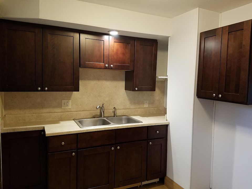 1st image of 118 Colfax St NE #2