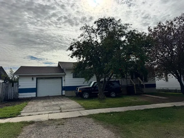 917 N 2nd Ave, Beaverlodge, AB T0H 0C0