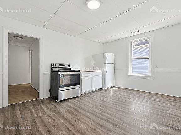 5th image of 17 Wachusett St #2