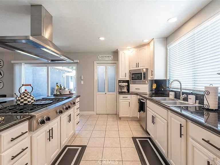 18417 Glenburn Ave — Photo 8