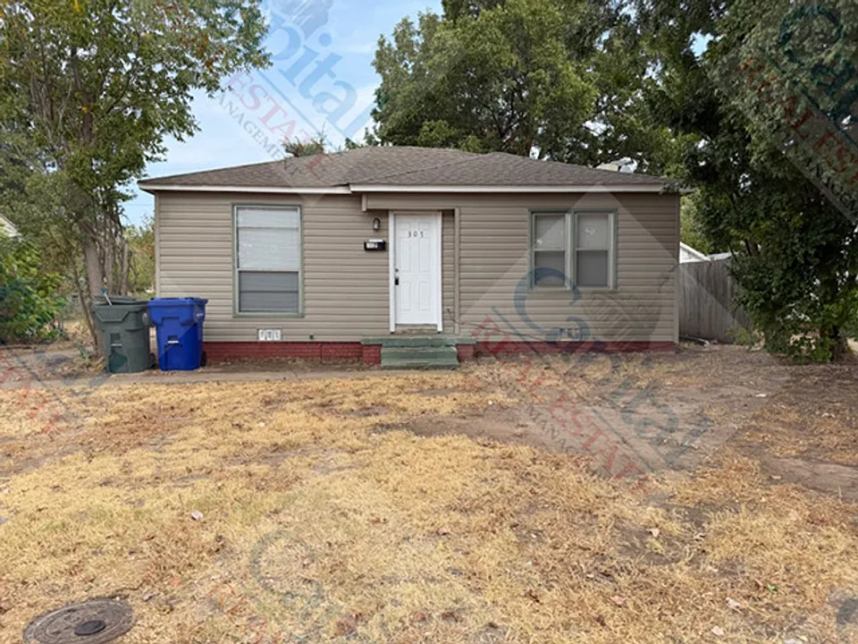 307 E Fairchild Dr