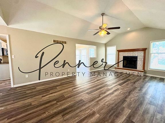 3rd image of 600 SE Shiloh Dr
