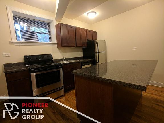 5th image of 1115 W Oakdale Ave #1121GDN
