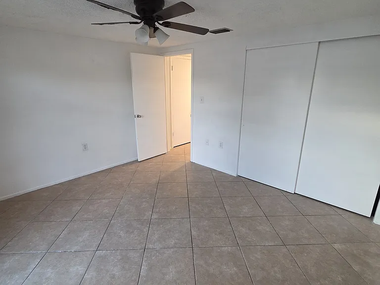 9125 Hunt Club Ln — Photo 7