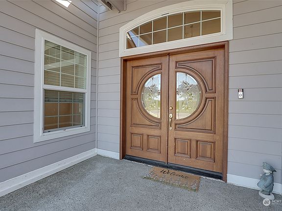 4th image of 1710 12th Avenue SE