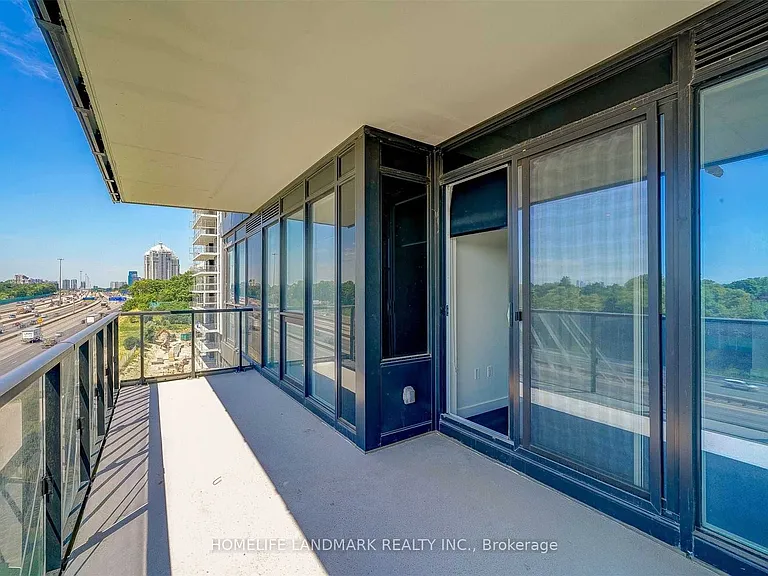 85 McMahon Dr #905 — Photo 18