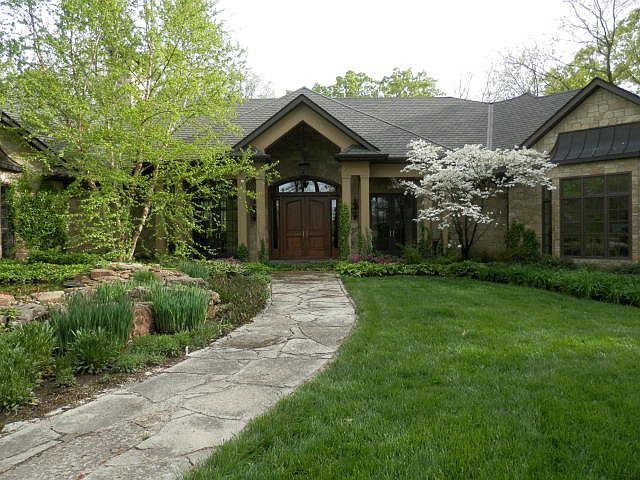 1st image of 8225 S Bennett Dr