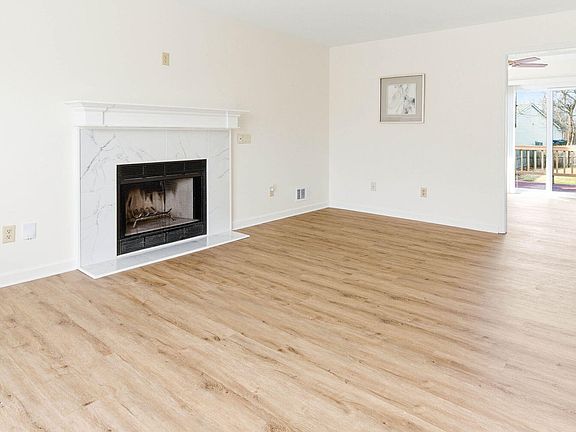 5th image of 4653 Shenandoah Dr