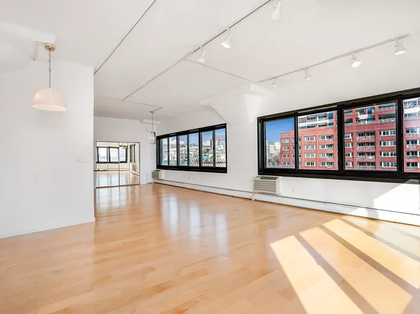 10 Bay Street Landing image 19 of 30